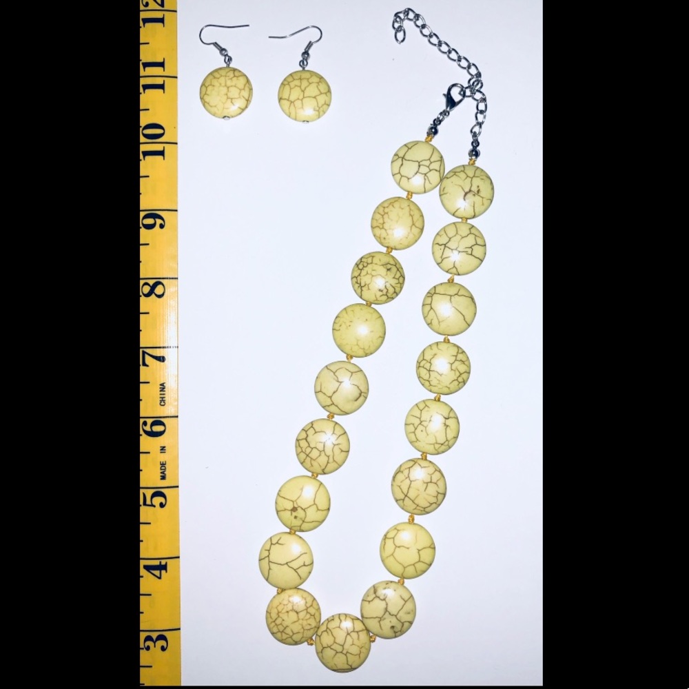 Fashion necklace and earring set